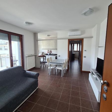 Milano Santa Giulia Business Apartment - Olimpiadi 26 Luaran gambar