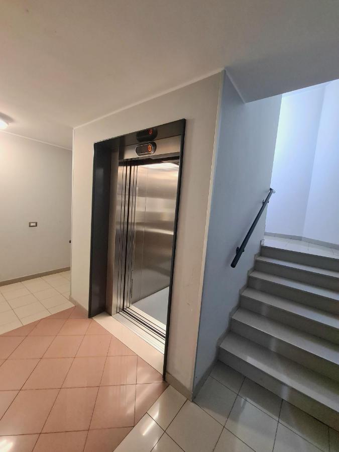 Milano Santa Giulia Business Apartment - Olimpiadi 26 Luaran gambar